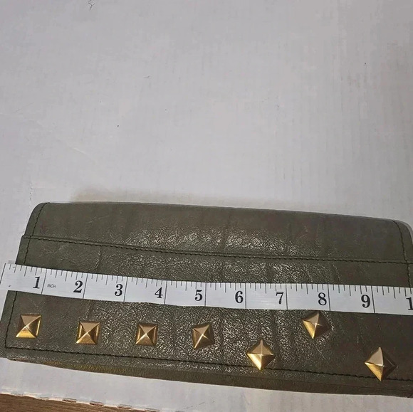 Tre‎ Vero Leather Studded Olive Green Outer Zip Pocket Clutch - Picture 9 of 9